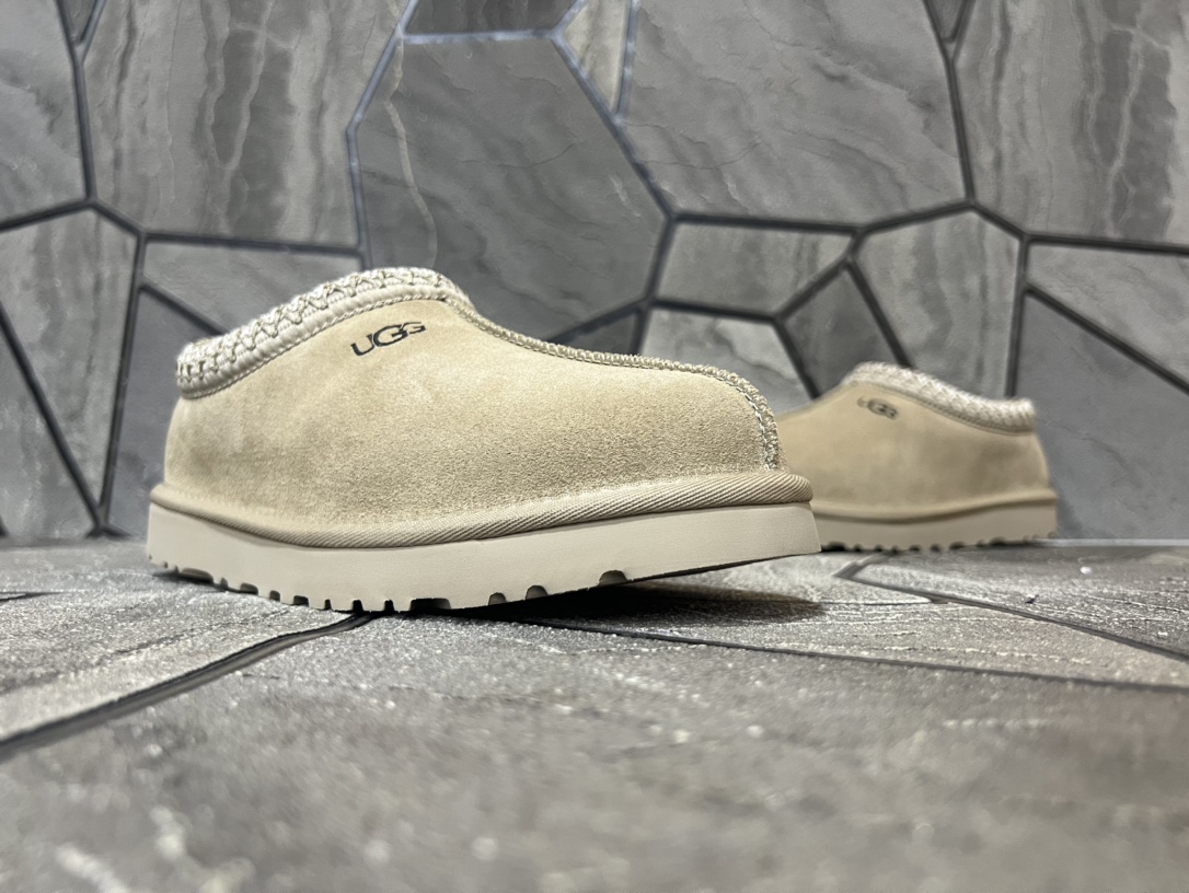 Ugg Basic Shoes