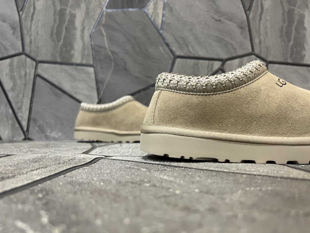 Ugg Basic Shoes