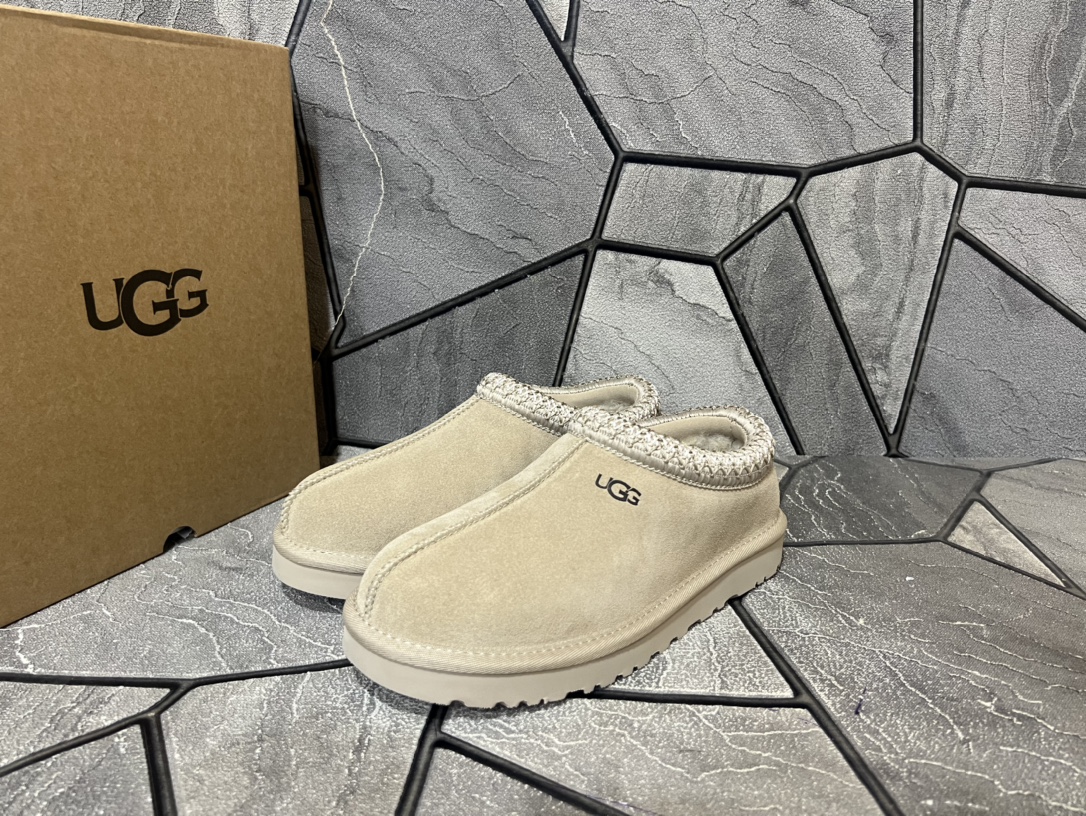 Ugg Basic Shoes