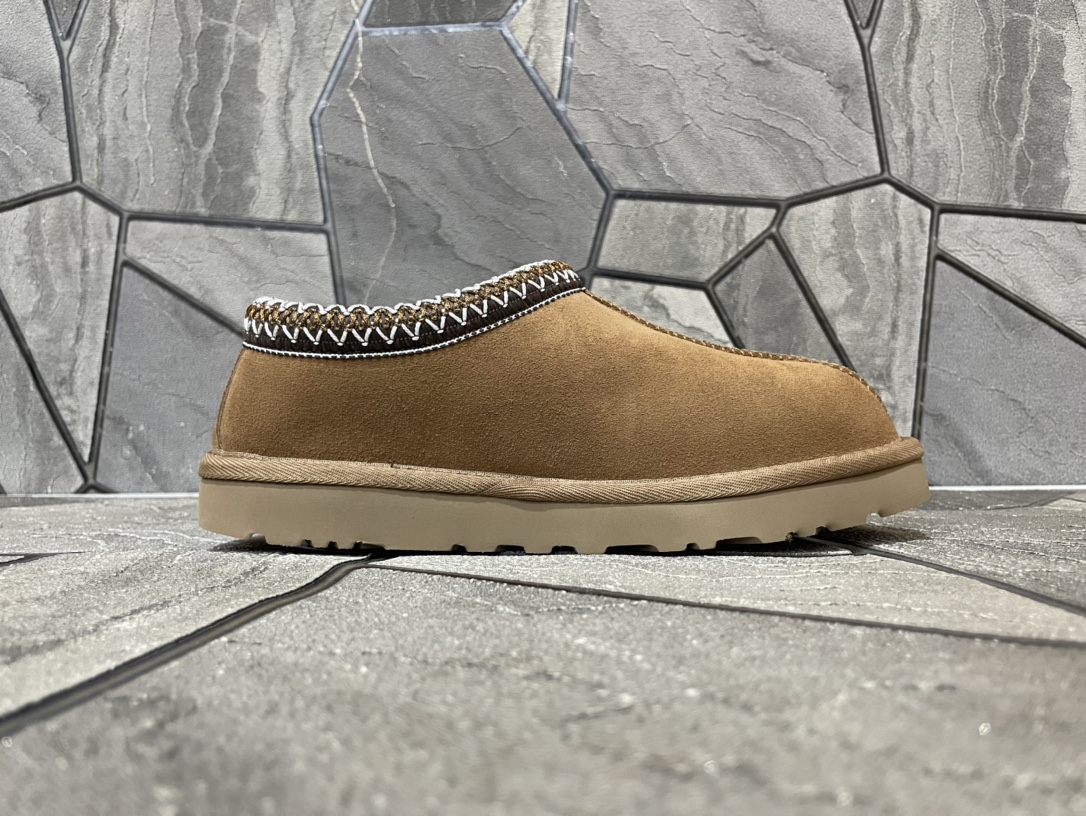 Ugg Basic Shoes