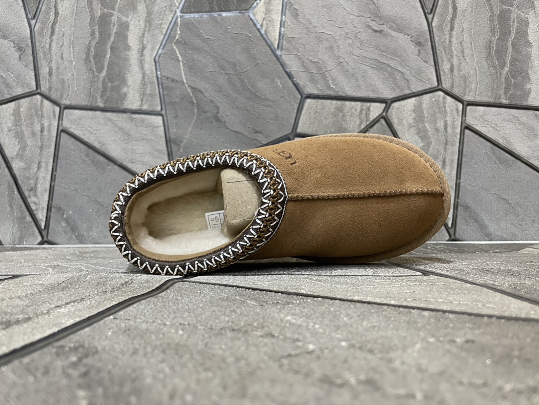 Ugg Basic Shoes