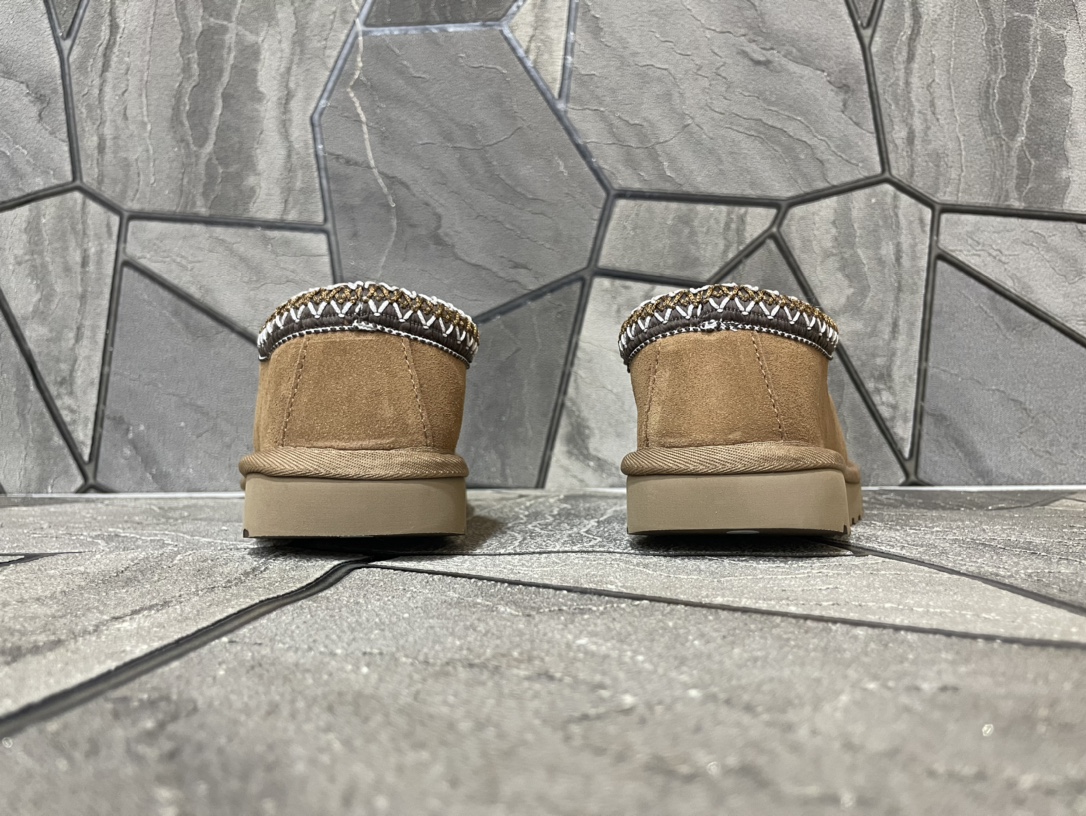 Ugg Basic Shoes