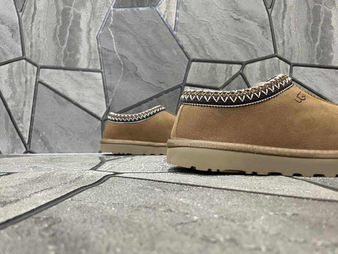Ugg Basic Shoes
