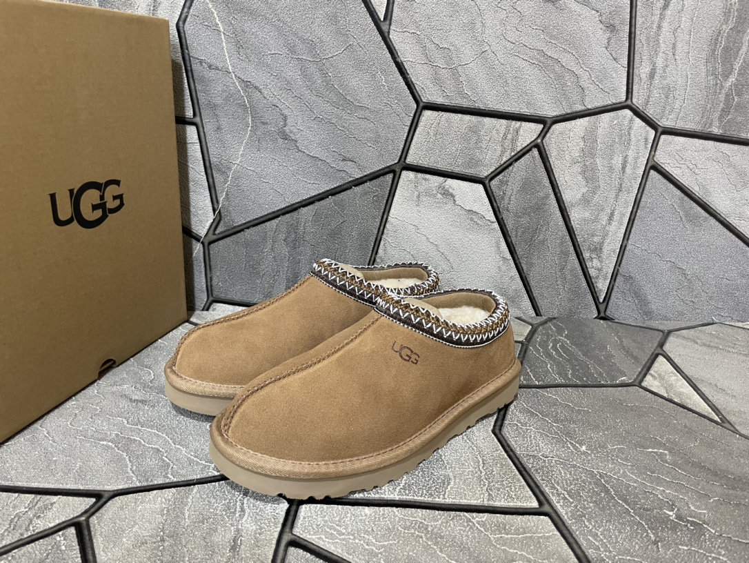 Ugg Basic Shoes