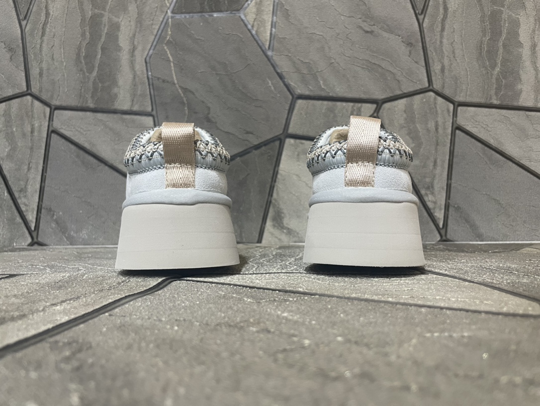 Ugg Basic Shoes Gray S