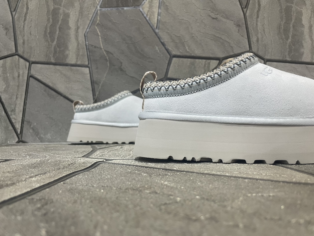 Ugg Basic Shoes Gray S