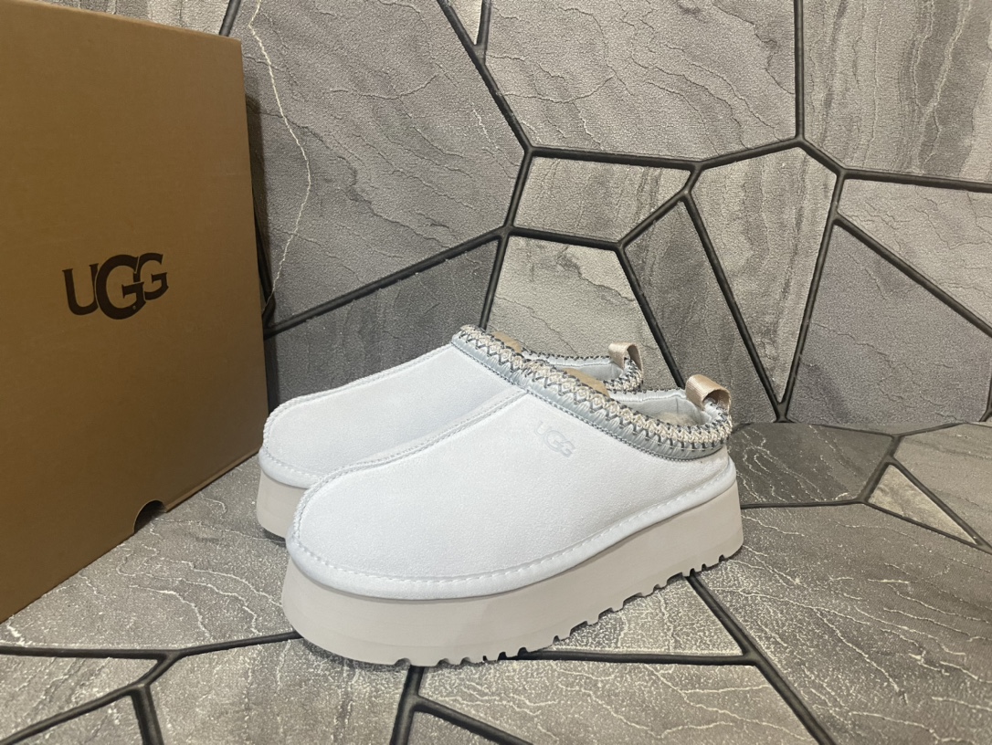 Ugg Basic Shoes Gray S