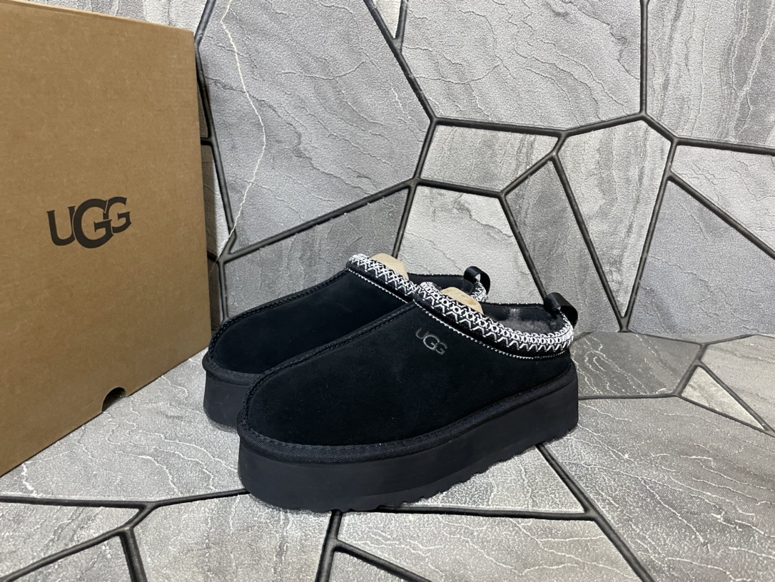 Ugg Basic Shoes Black S