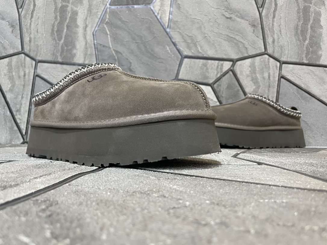 Ugg Basic Shoes S