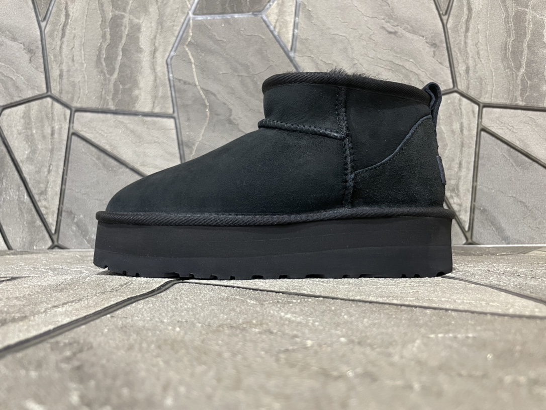 Ugg Basic Shoes Black M-l