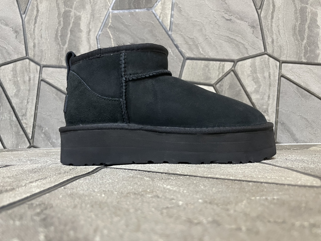 Ugg Basic Shoes Black M-l