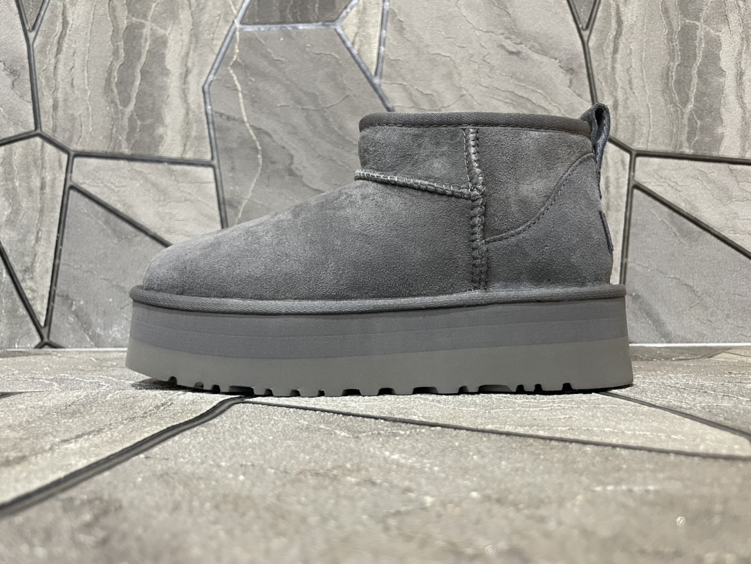 Ugg Basic Shoes Gray M-l