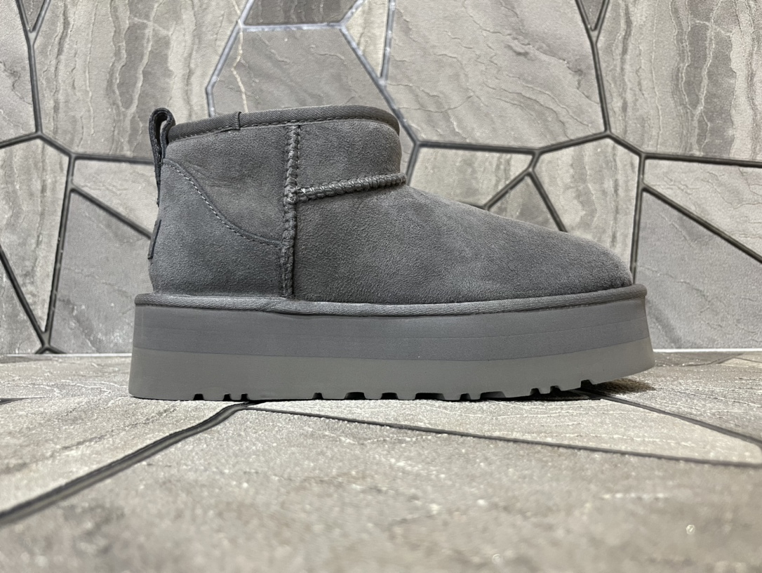 Ugg Basic Shoes Gray M-l