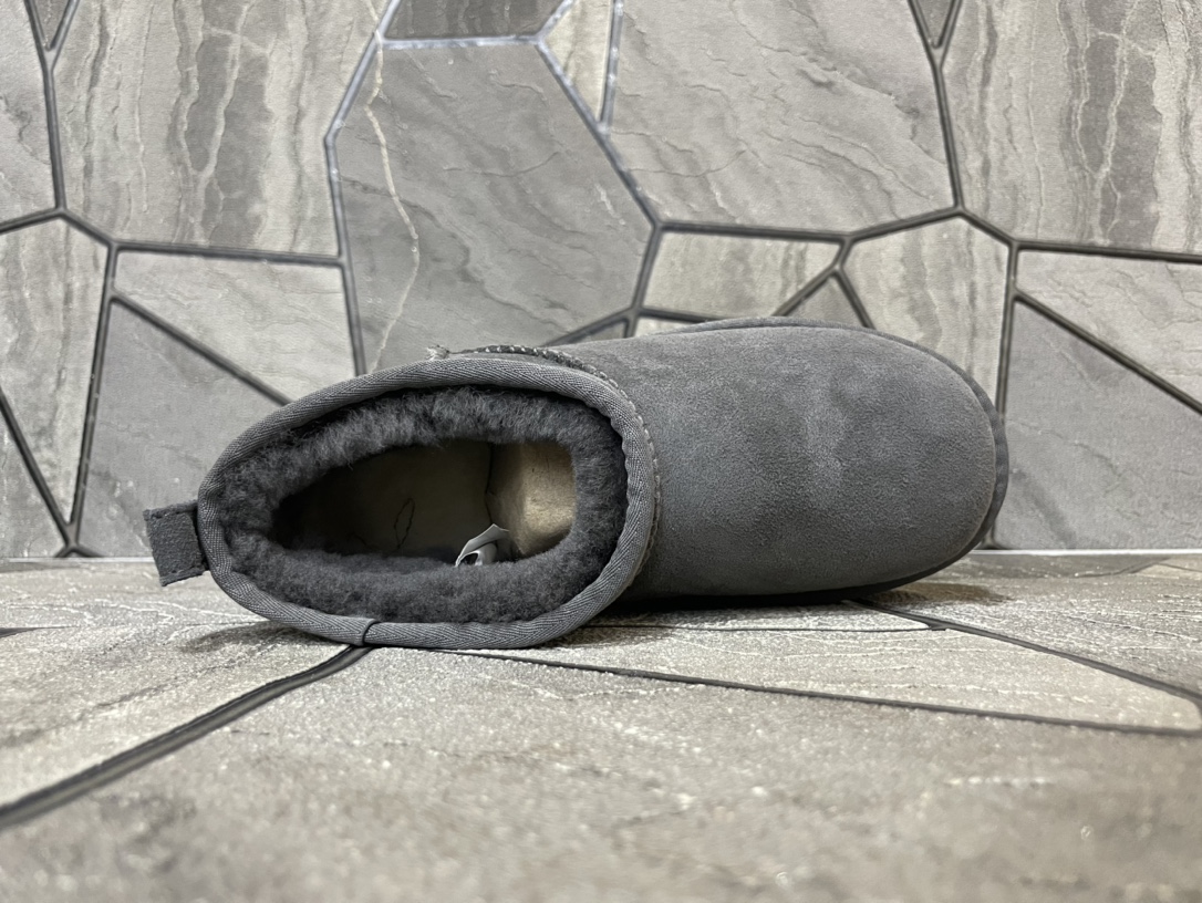 Ugg Basic Shoes Gray M-l