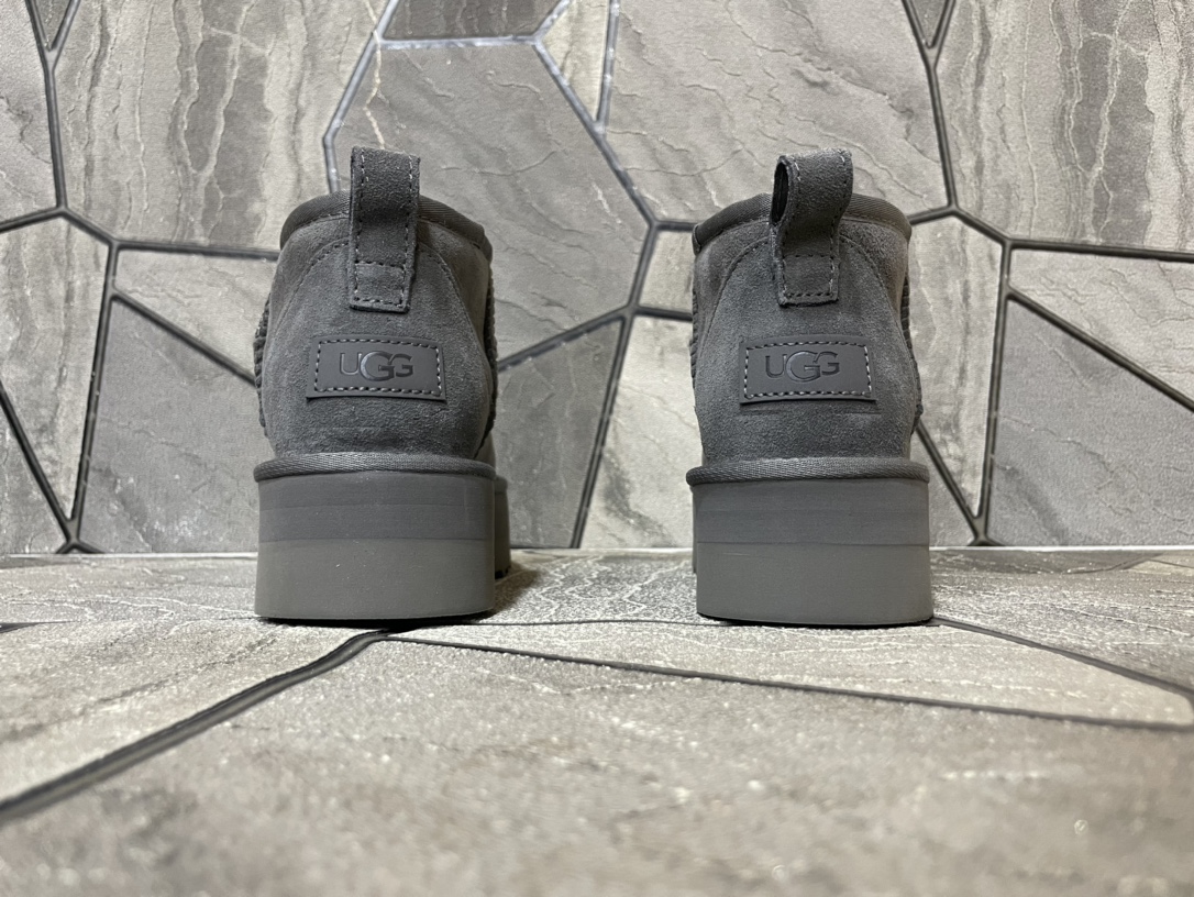 Ugg Basic Shoes Gray M-l
