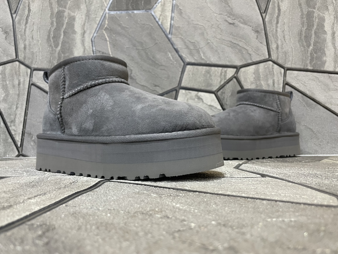 Ugg Basic Shoes Gray M-l