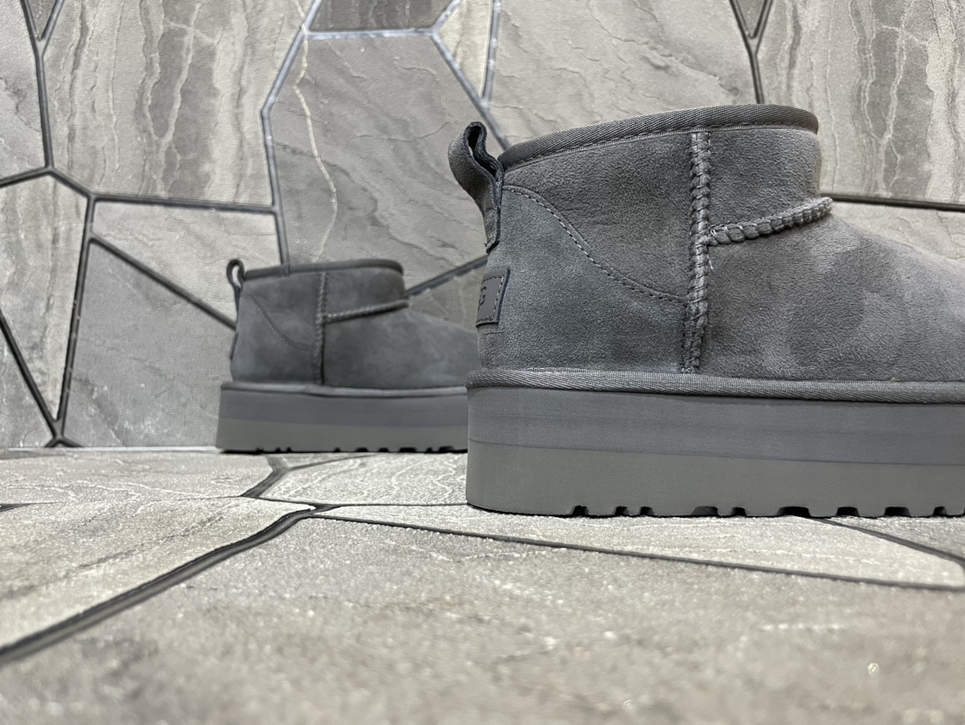 Ugg Basic Shoes Gray M-l