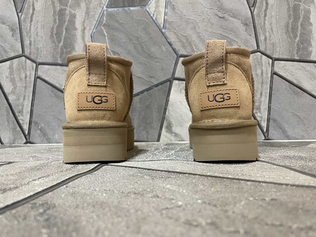 Ugg Basic Shoes M-l