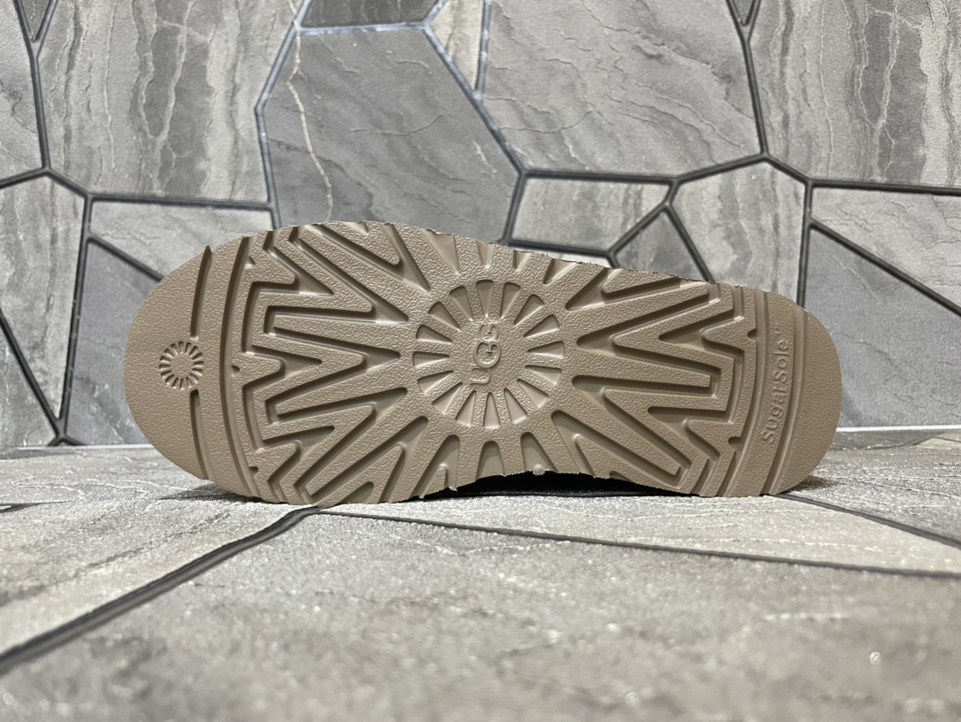 Ugg Basic Shoes M-l