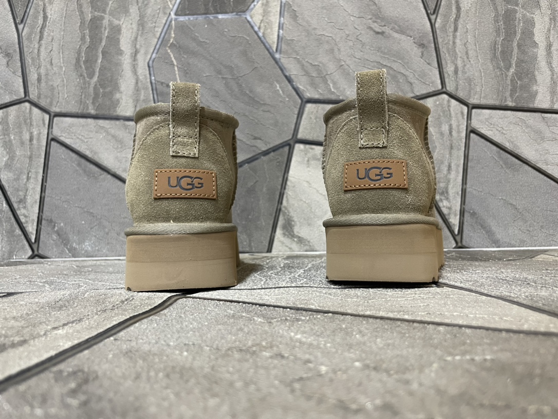 Ugg Basic Shoes M-l