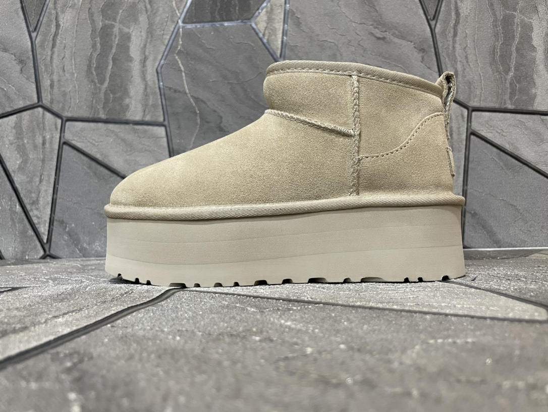 Ugg Basic Shoes M-l