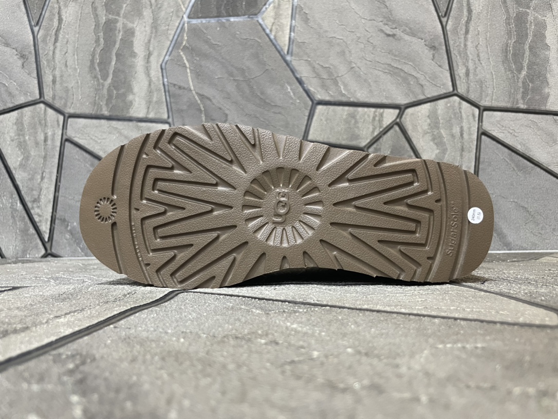 Ugg Basic Shoes M-l