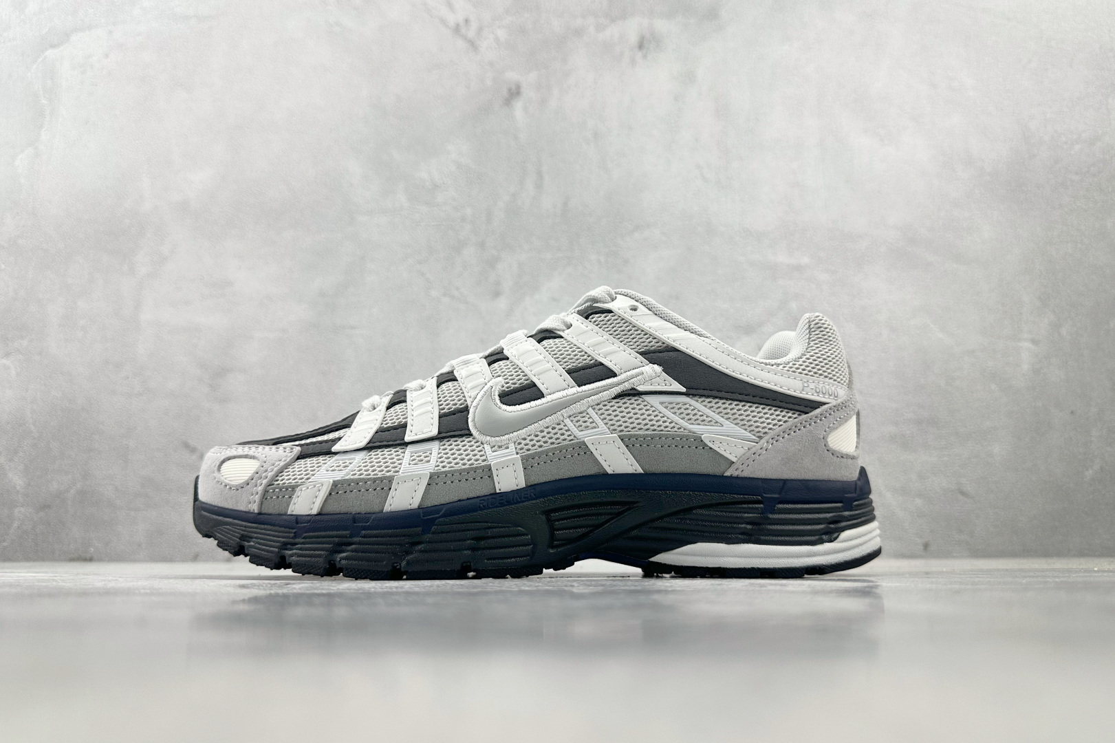 Nike Basic Shoes White
