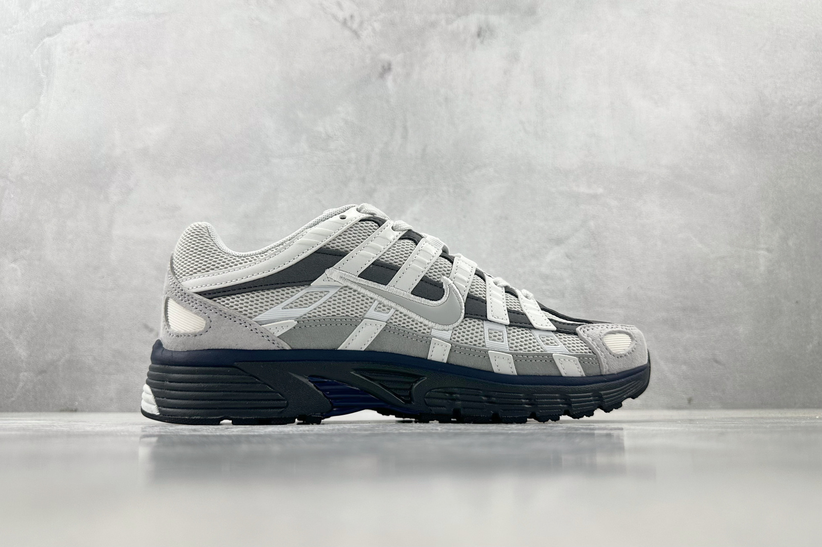 Nike Basic Shoes White