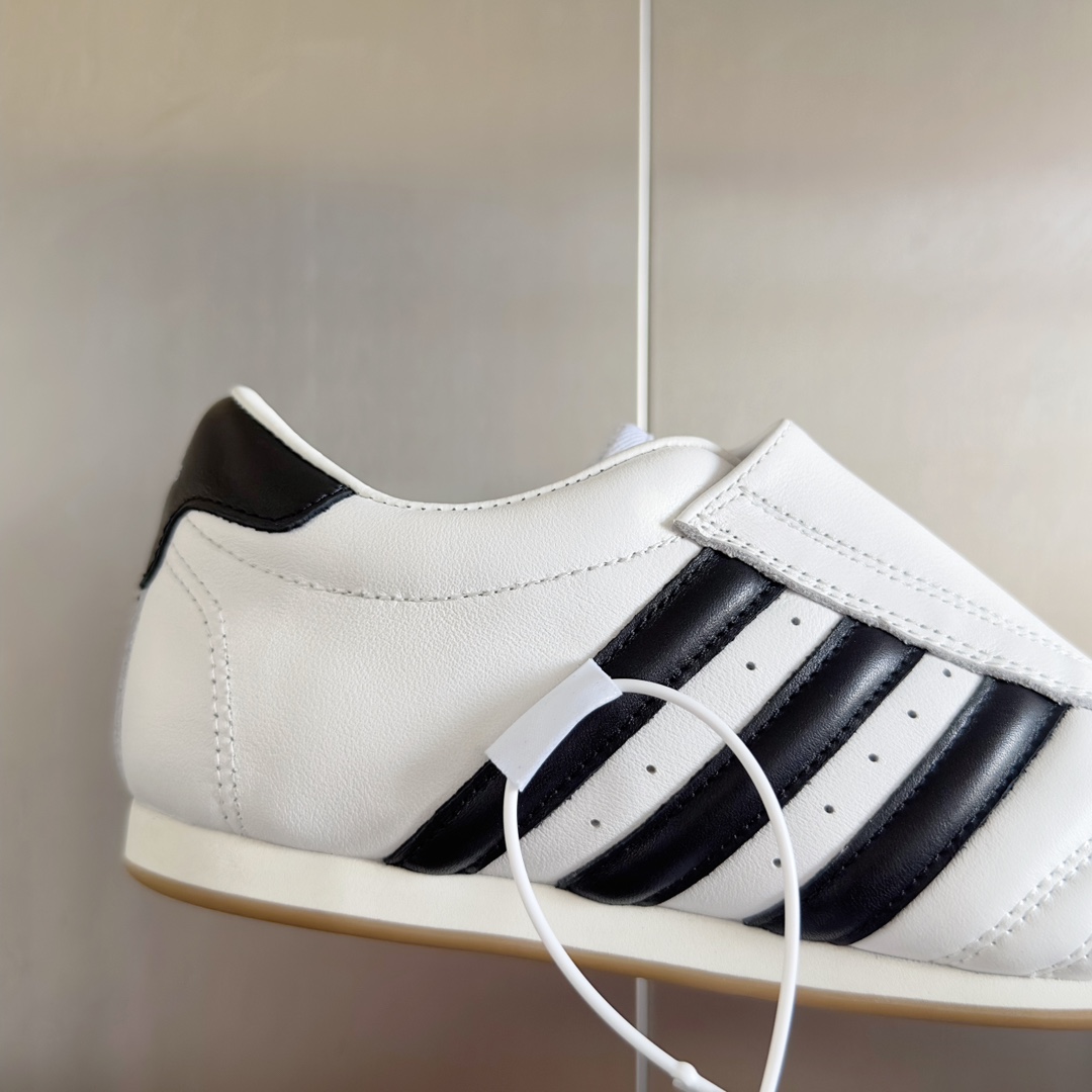 Adidas Female Sneakers Black M-s