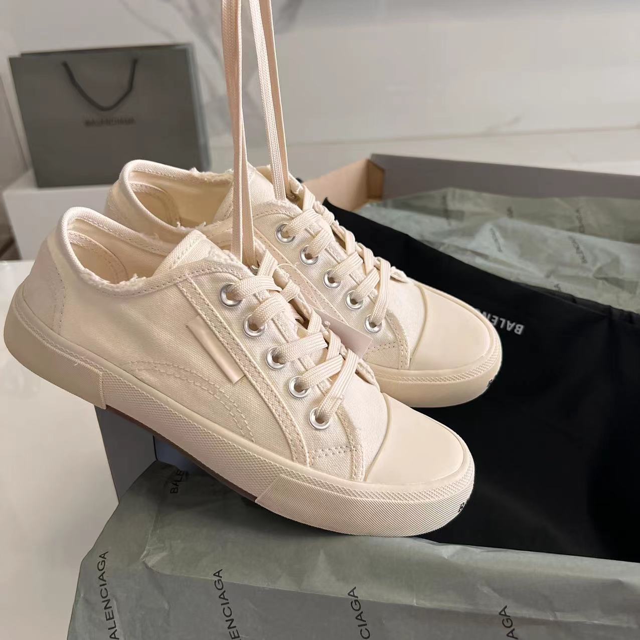 Balenciaga Basic Shoes L