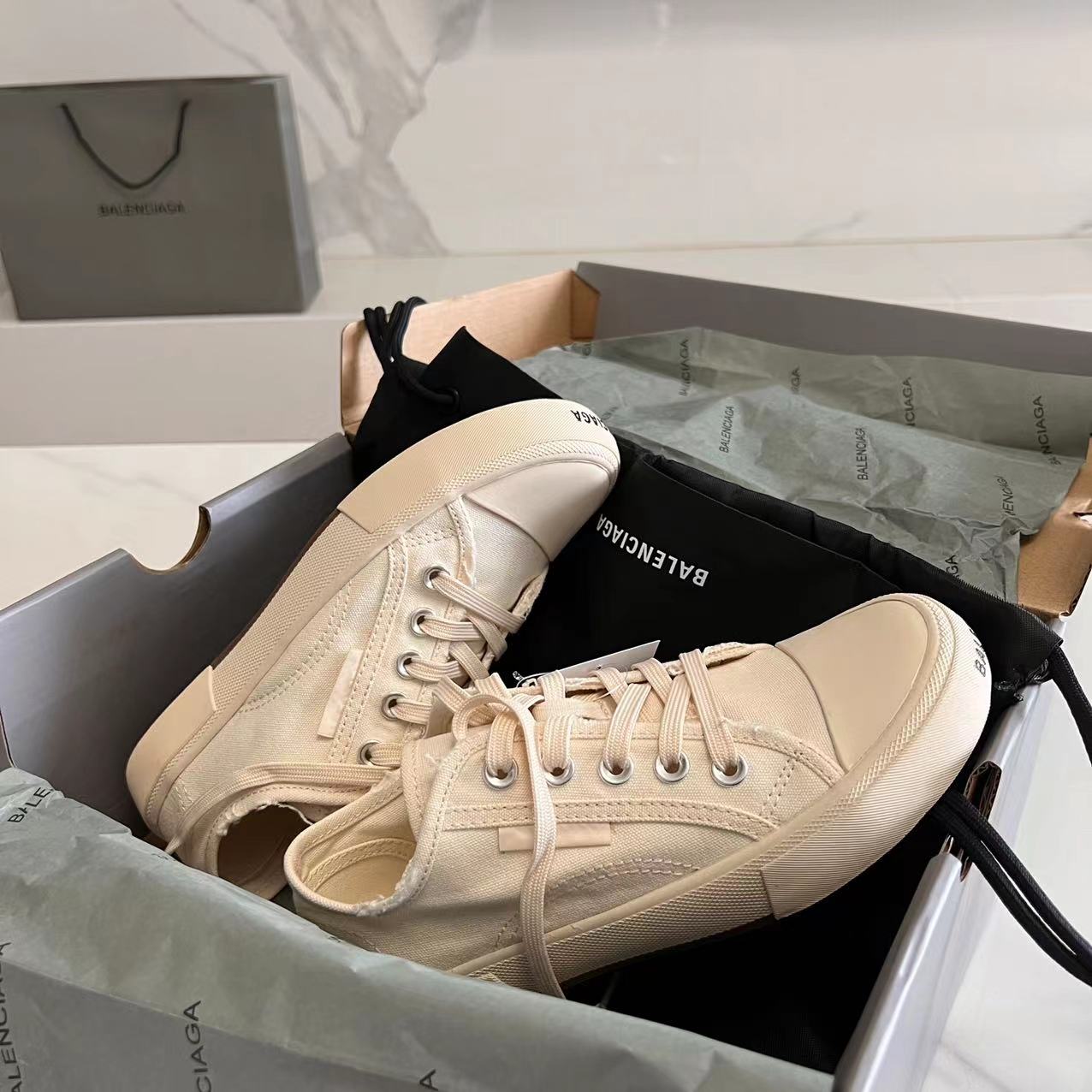 Balenciaga Basic Shoes L
