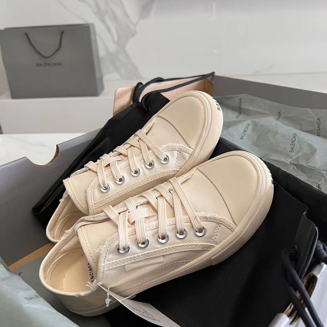 Balenciaga Basic Shoes L