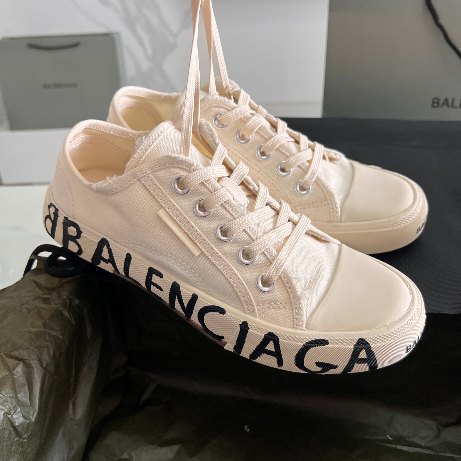 Balenciaga Basic Shoes L