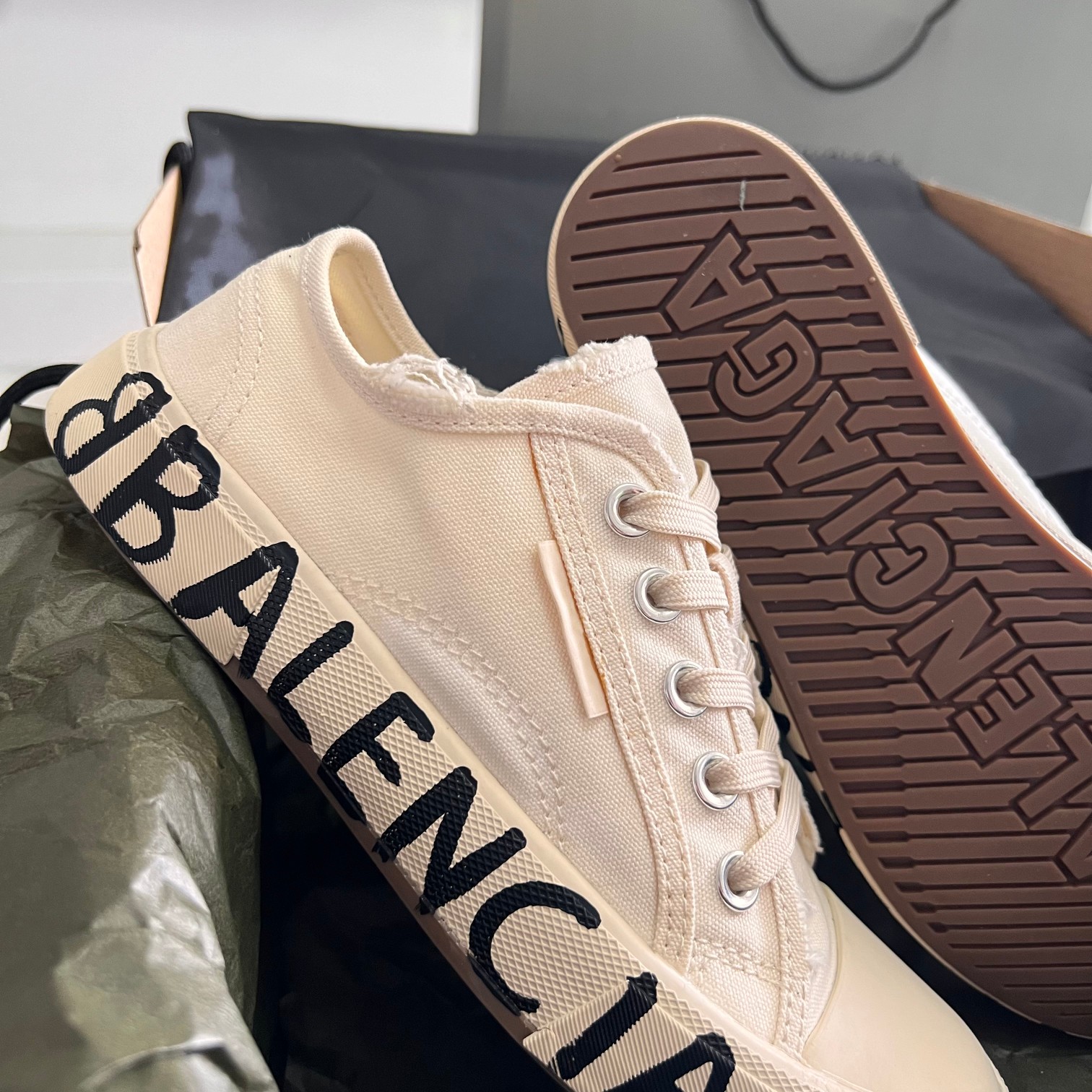 Balenciaga Basic Shoes L