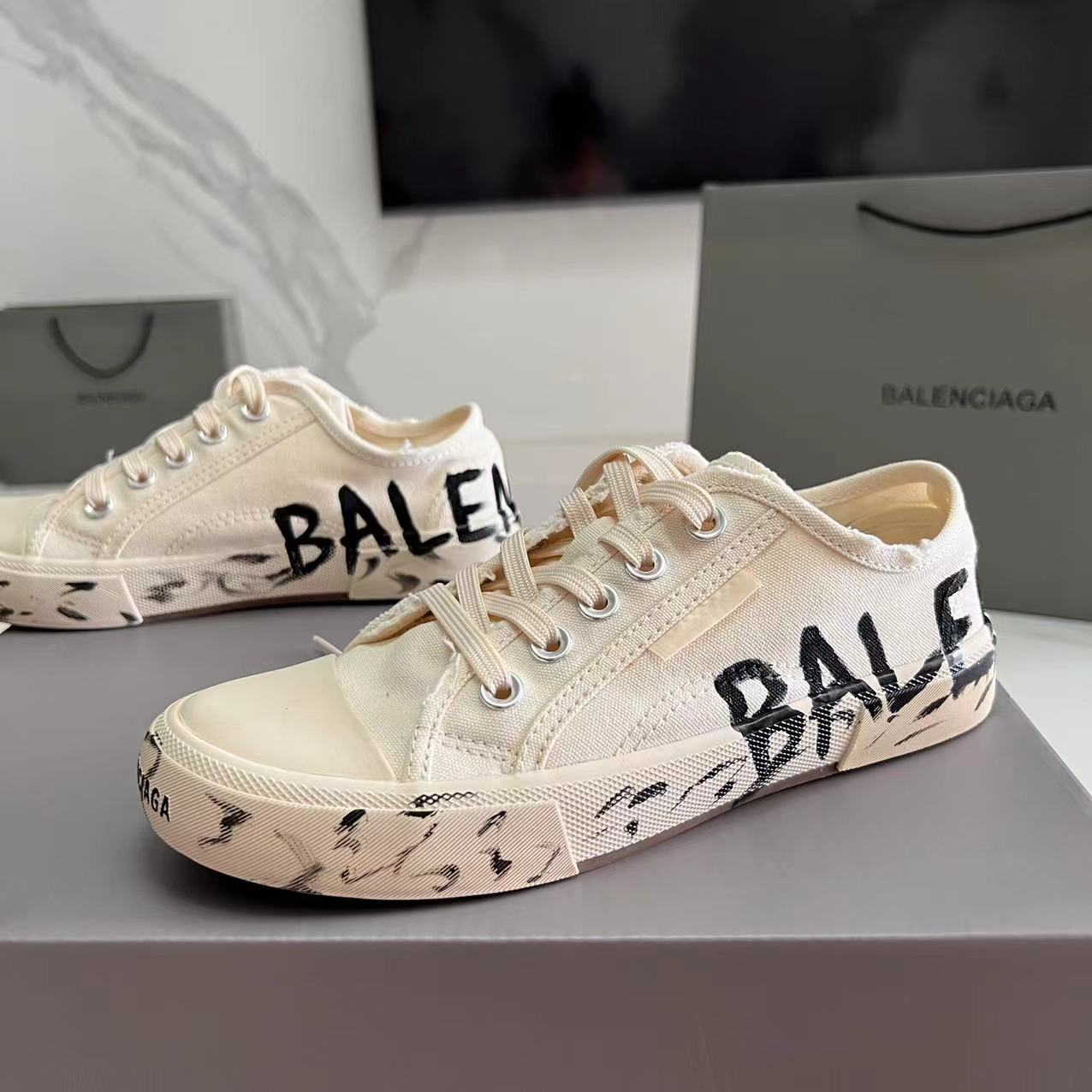 Balenciaga Basic Shoes L