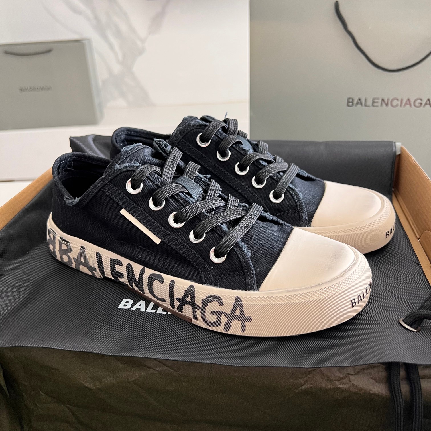 Balenciaga Couple Basic Shoes L