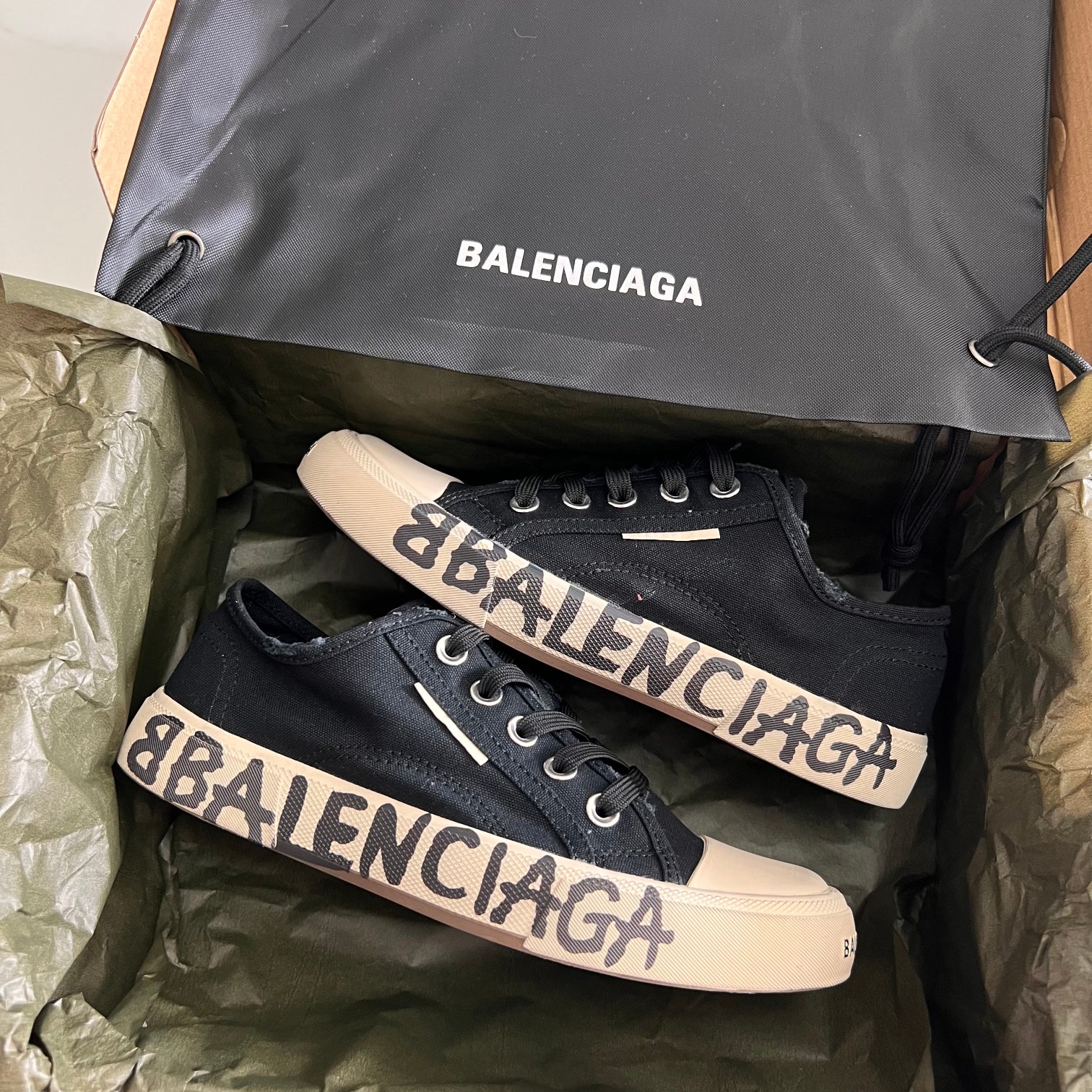 Balenciaga Couple Basic Shoes L