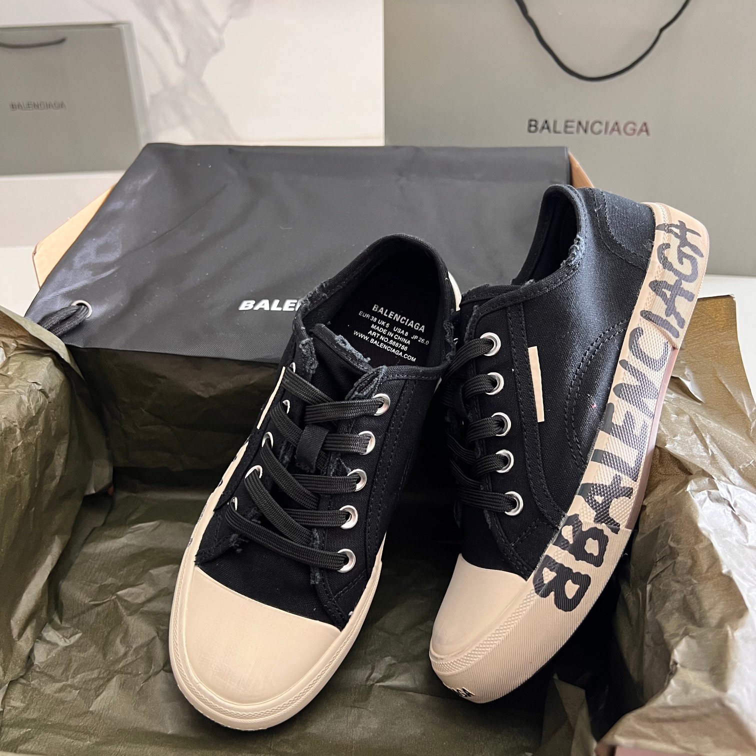 Balenciaga Couple Basic Shoes L