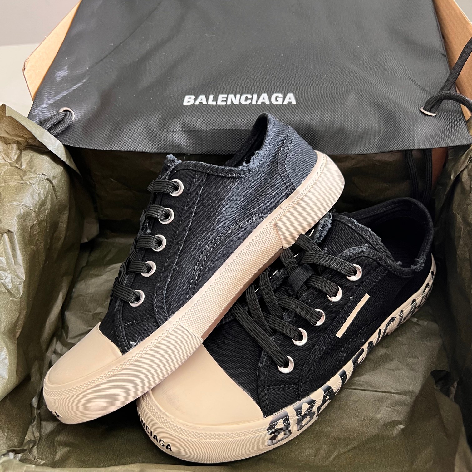 Balenciaga Couple Basic Shoes L