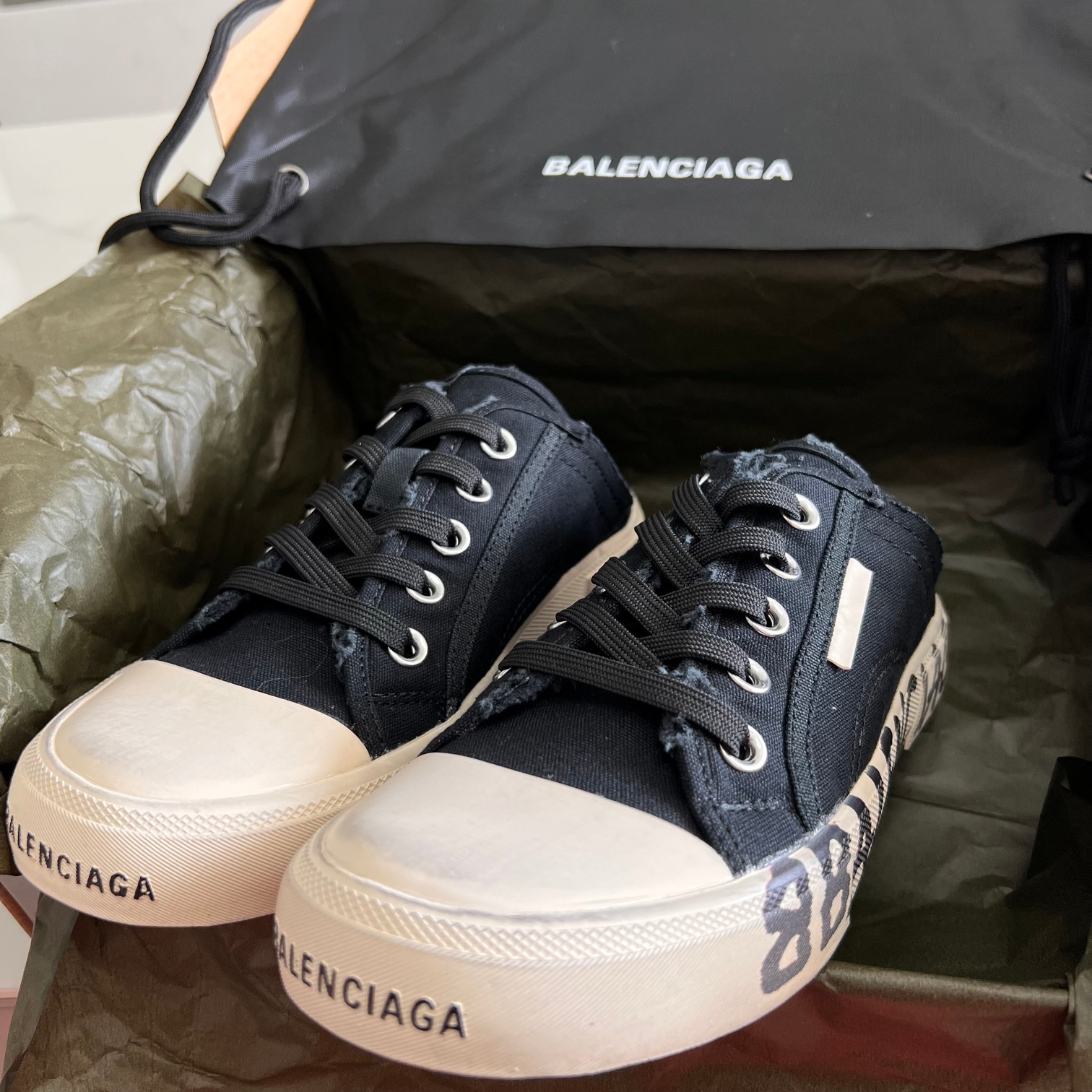 Balenciaga Couple Basic Shoes L