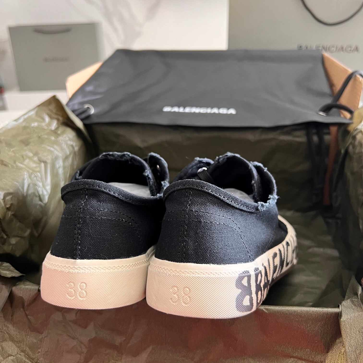 Balenciaga Couple Basic Shoes L