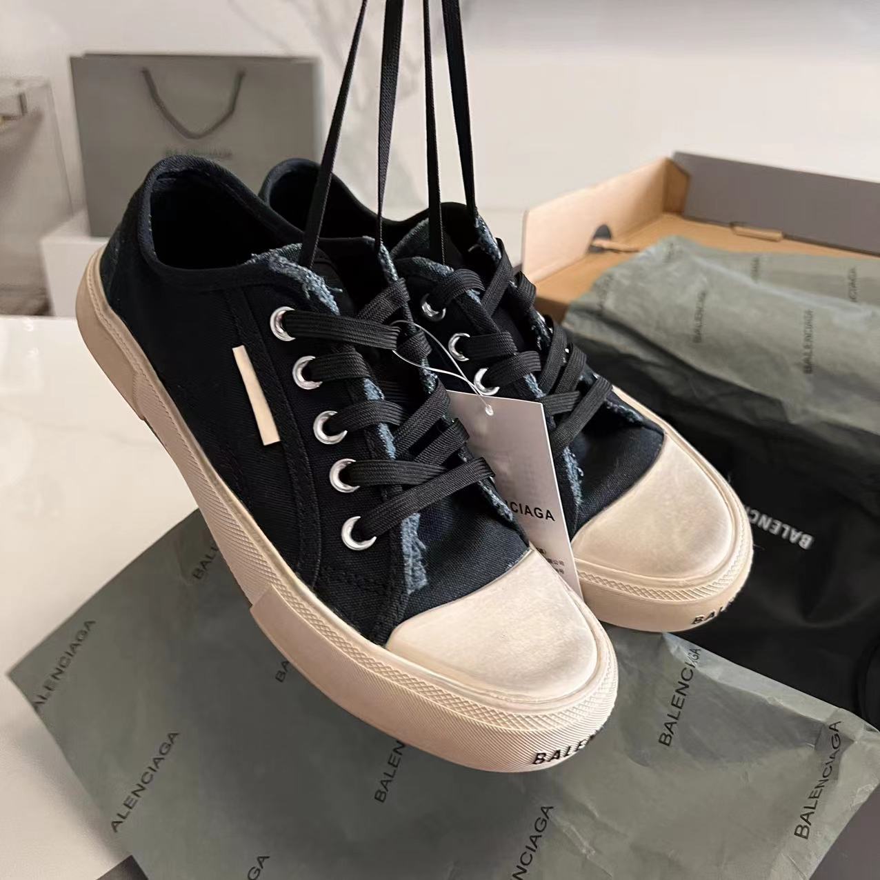 Balenciaga Basic Shoes L