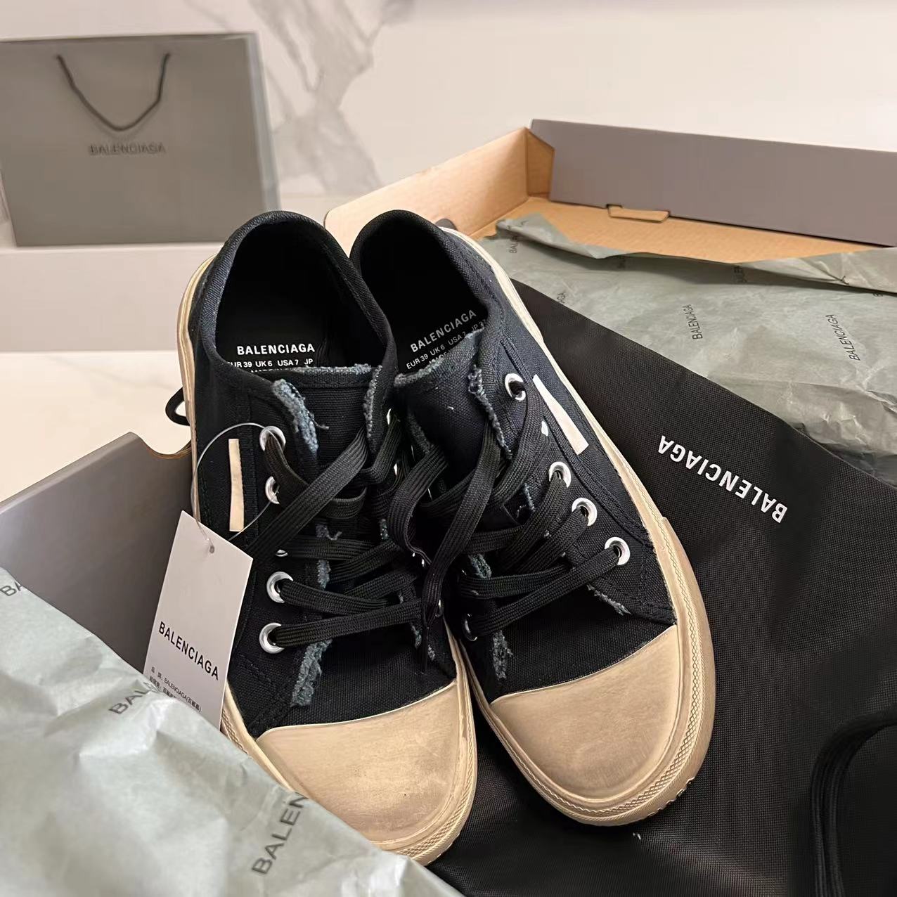 Balenciaga Basic Shoes L