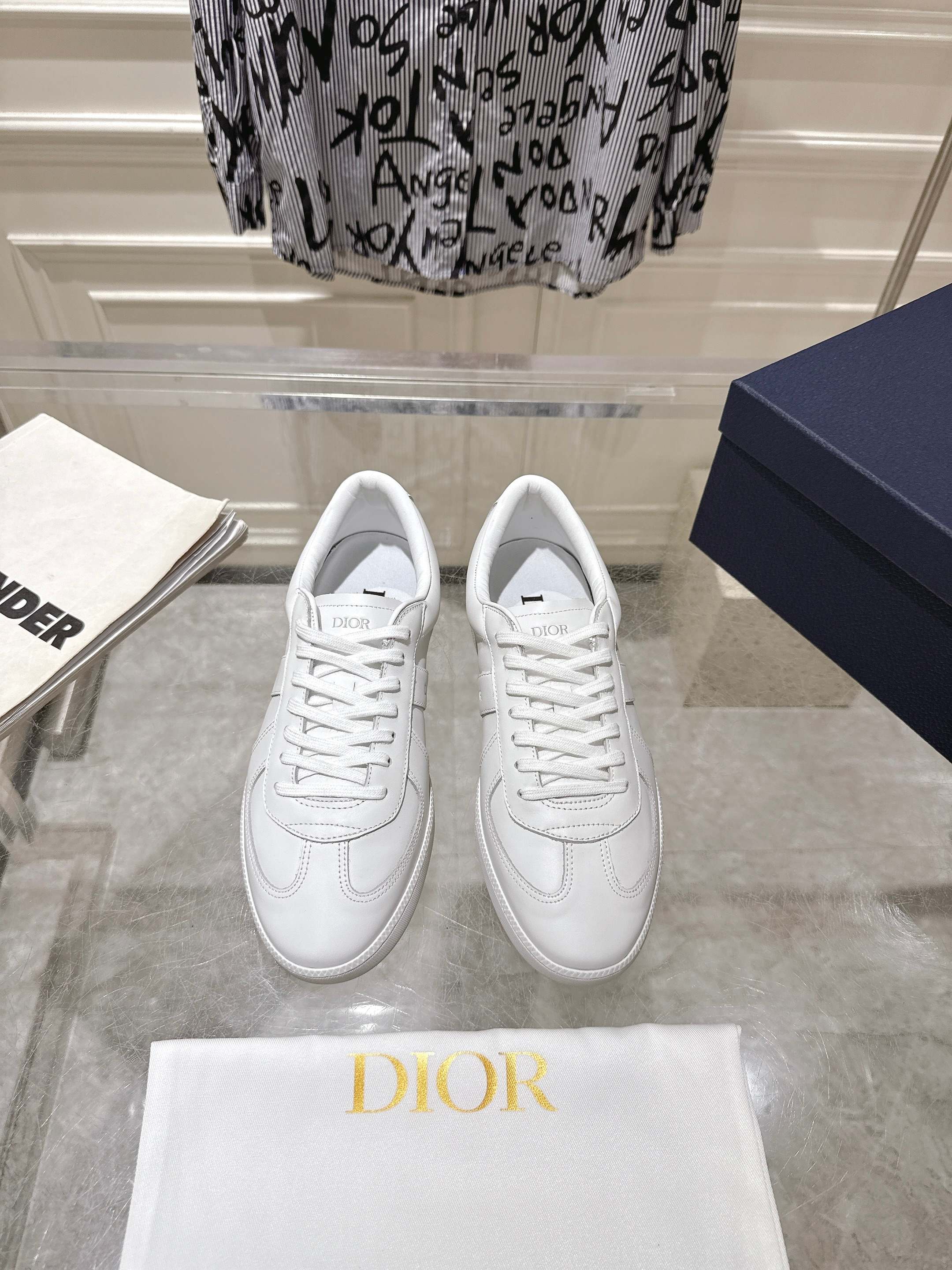 Couple Sneakers M-s