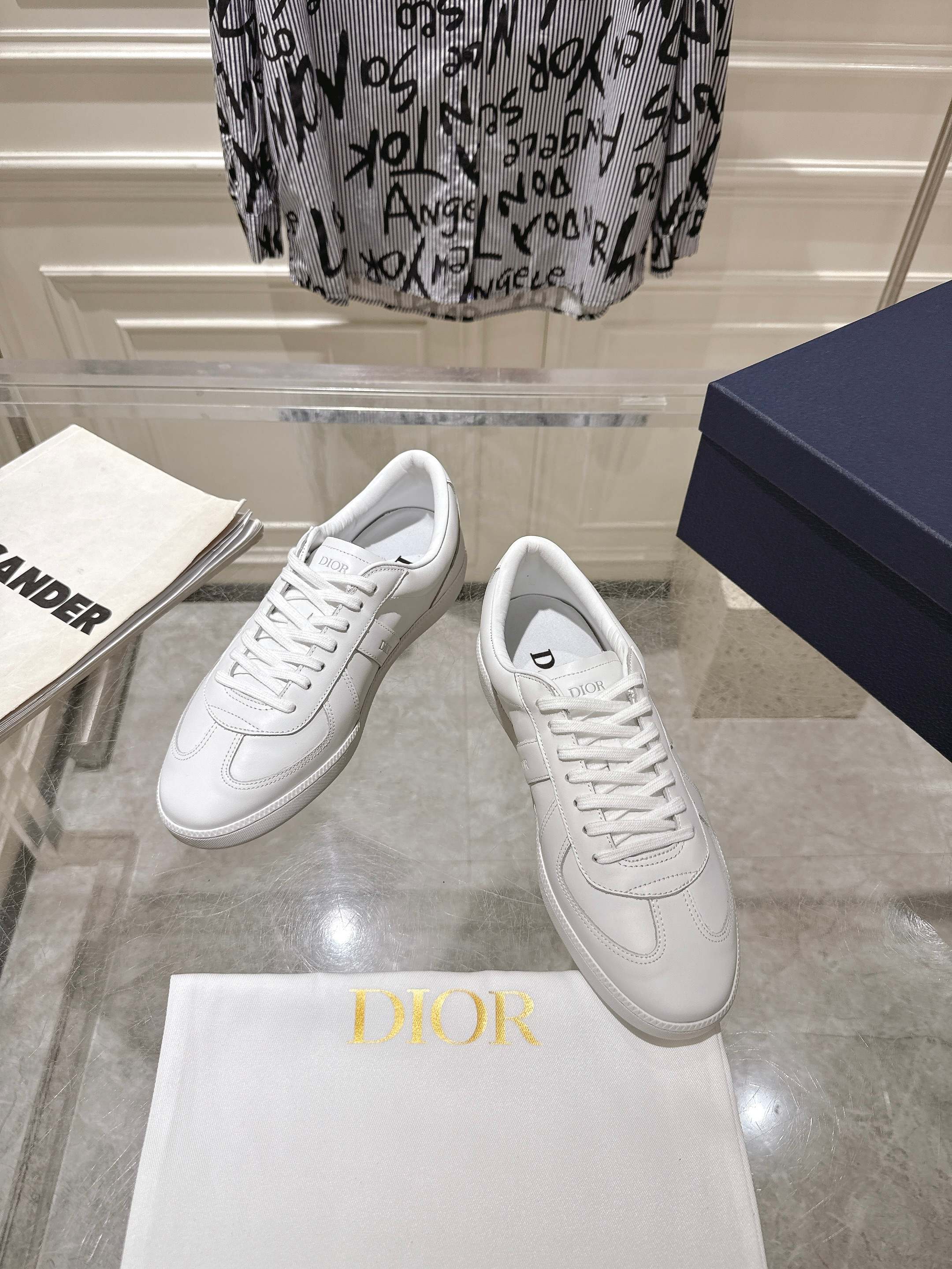 Couple Sneakers M-s