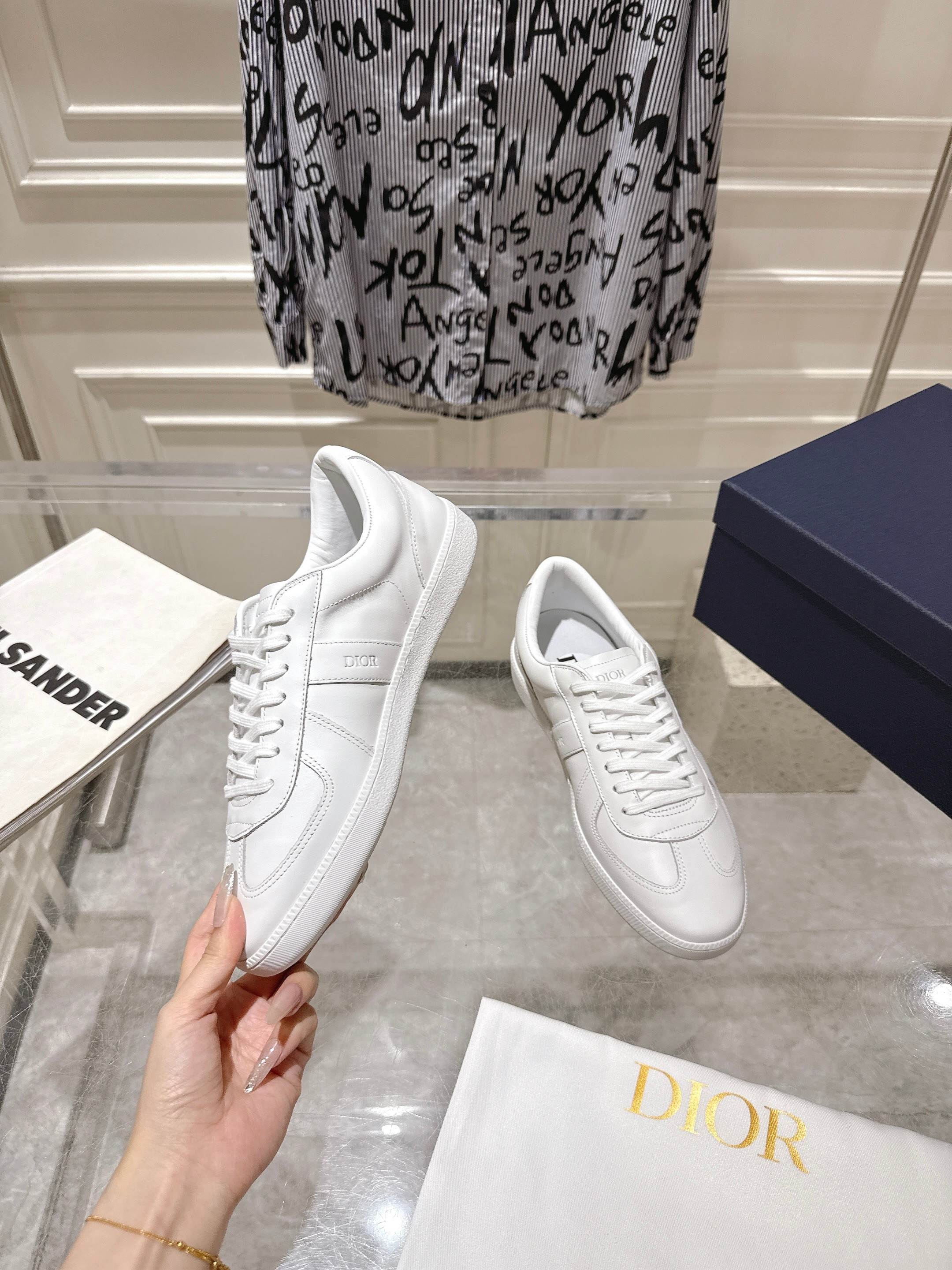 Couple Sneakers M-s