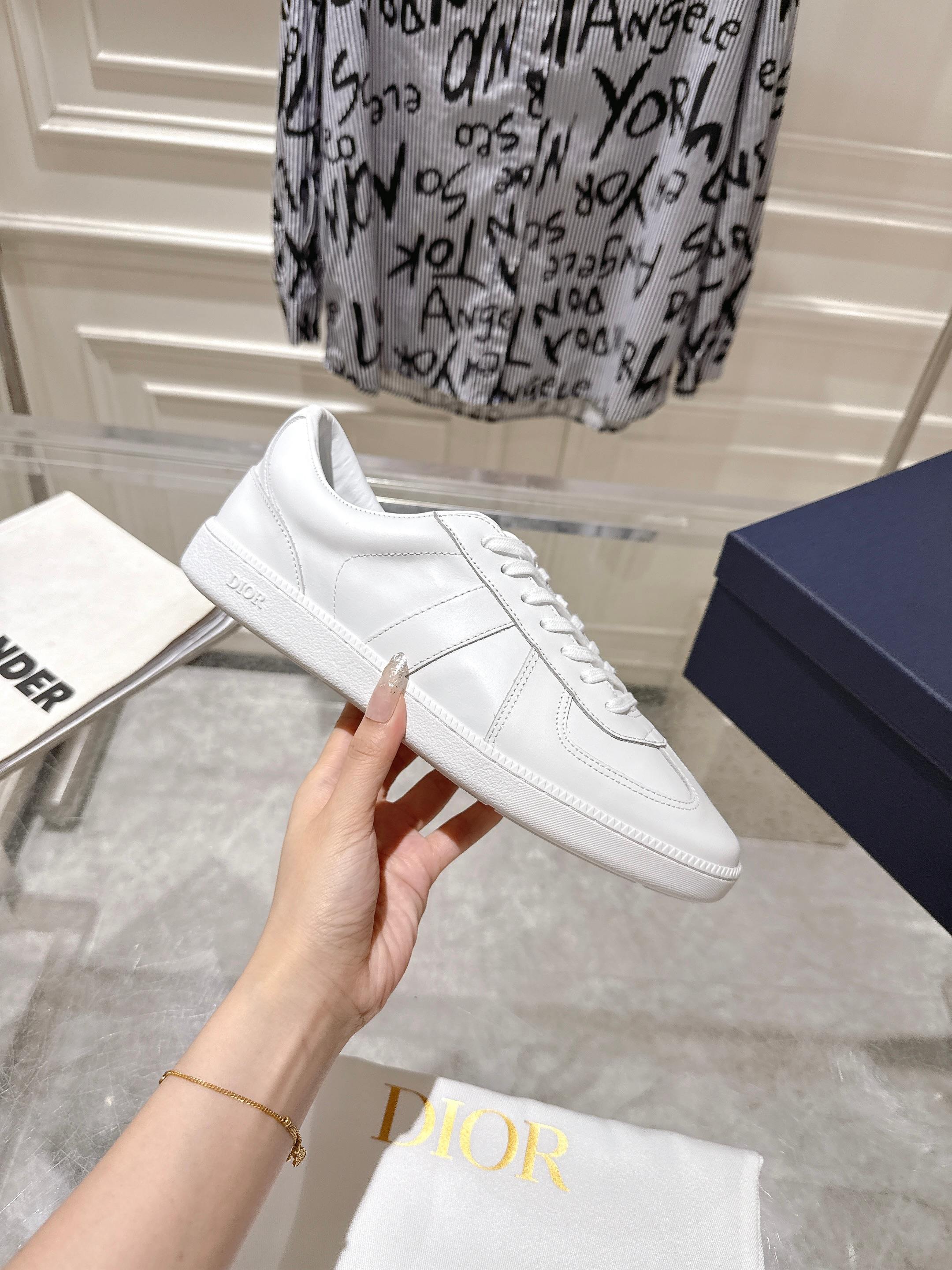 Couple Sneakers M-s