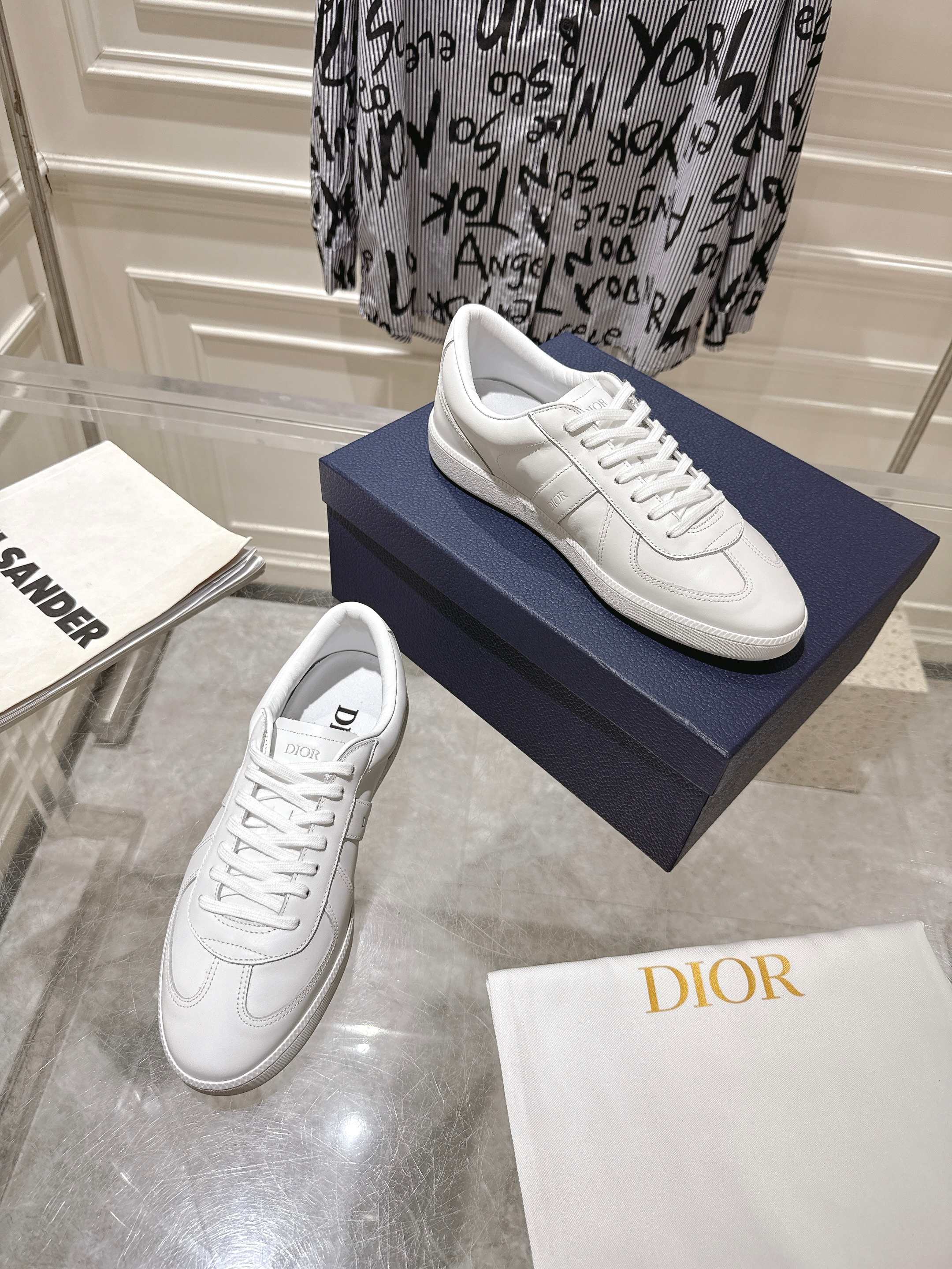 Couple Sneakers M-s