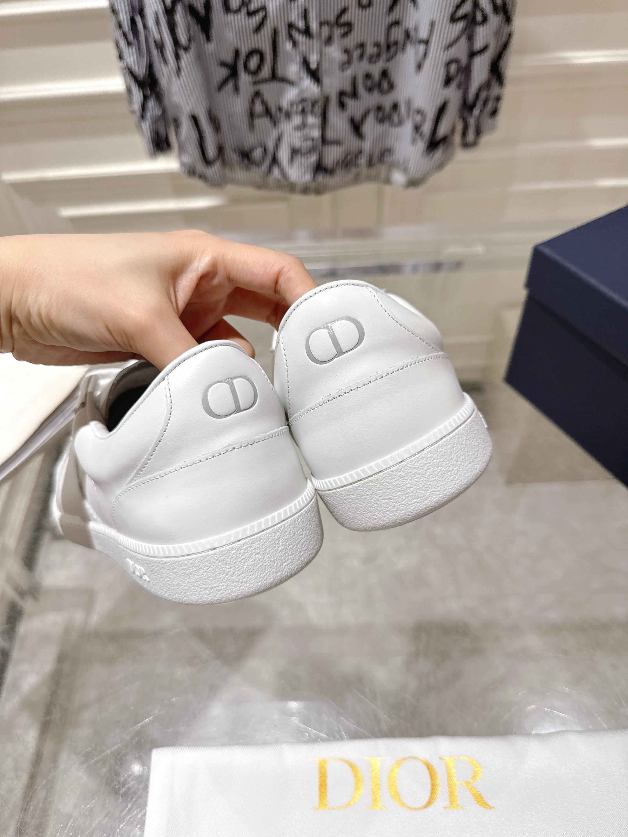 Couple Sneakers M-s
