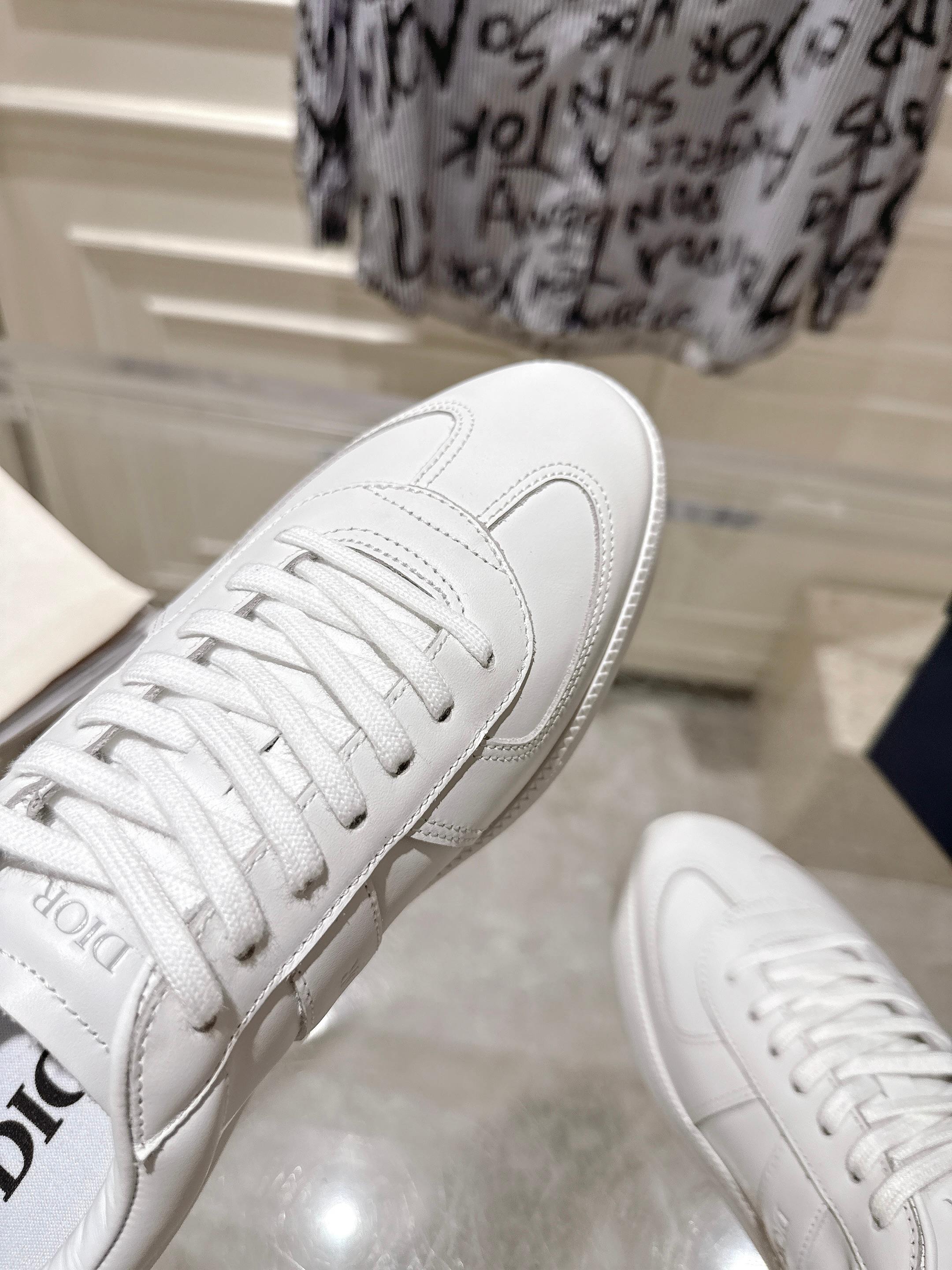 Couple Sneakers M-s